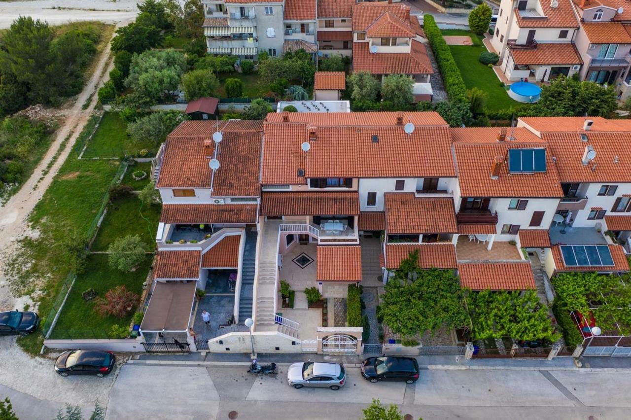 Cave Romane Apartment With Private Pool And Sea View فينكوران المظهر الخارجي الصورة