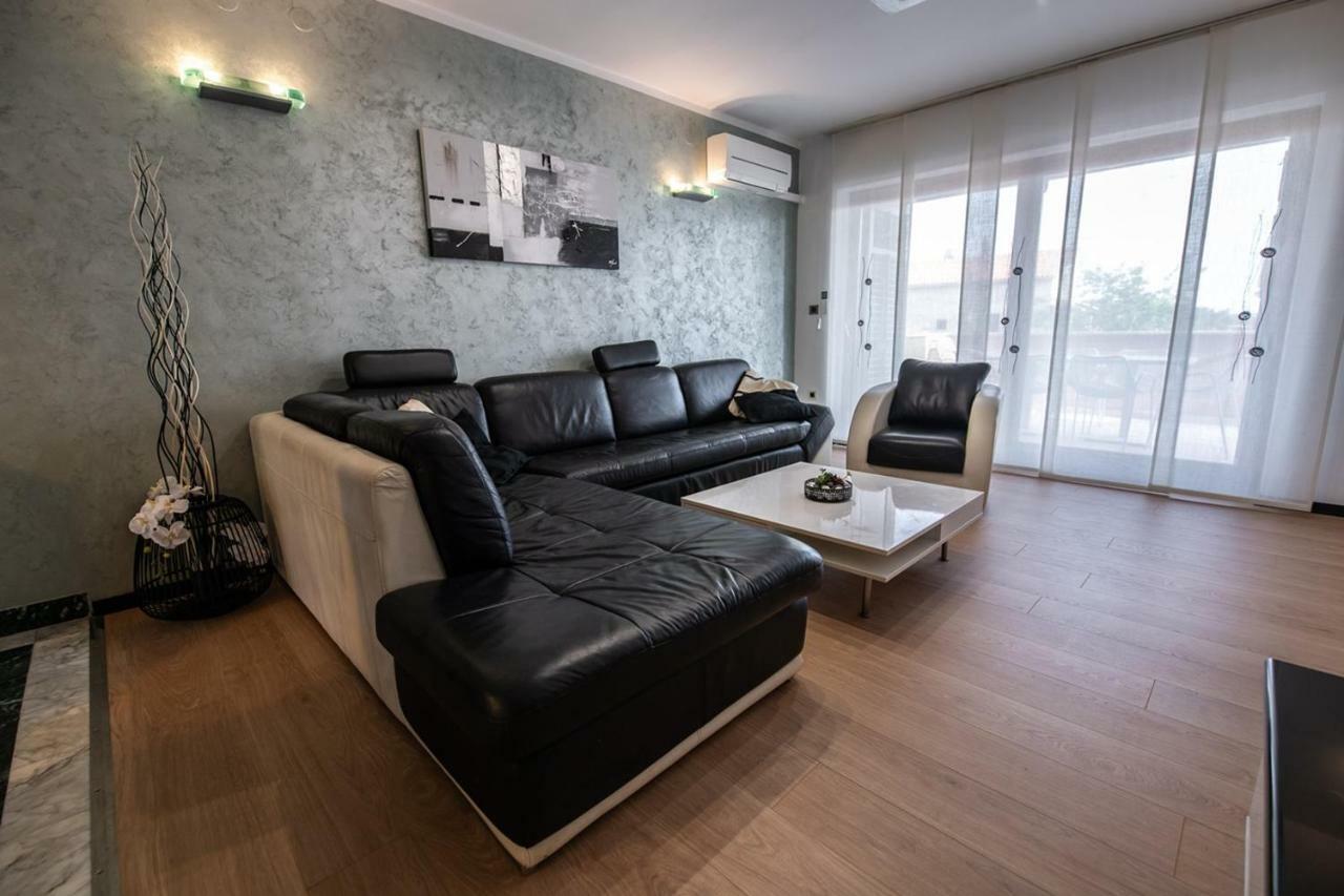 Cave Romane Apartment With Private Pool And Sea View فينكوران المظهر الخارجي الصورة